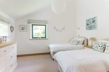 Bedroom 3 has twin beds.