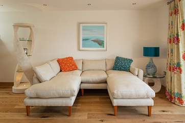 You can both stretch out and relax in Cedar!