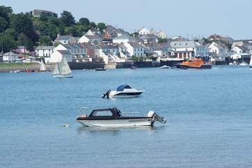 Appledore is a traditional old fishing village with a wonderful network of little lanes and passageways to explore.