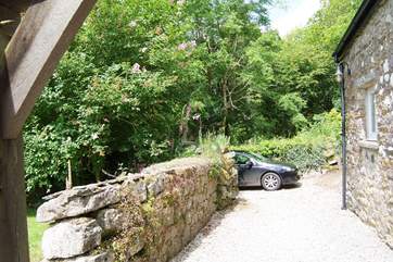 You can park at the end of the drive and just walk up to the cottage.