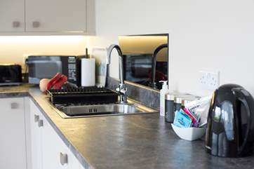 The well-equipped kitchen.
