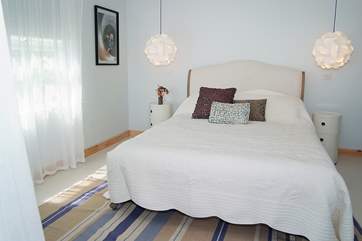 The rather fabulous lower ground floor double bedroom.