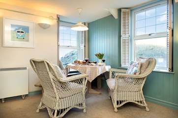The pretty dining area...