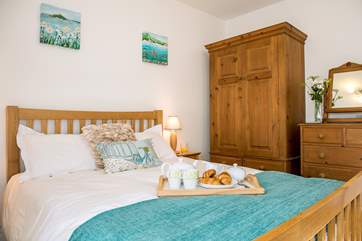 Breakfast in bed? Why not, you are on holiday.