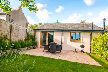 Whitsand's garden and patio.