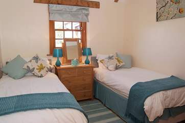 This bedroom is also comfortably furnished with 'zip and link' (6' double or twin) beds.