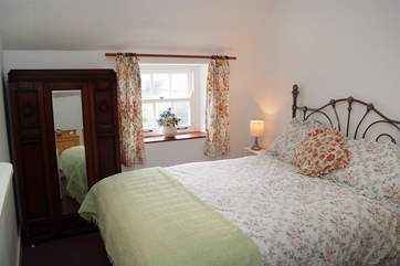 The pretty double bedroom (Bedroom 3).