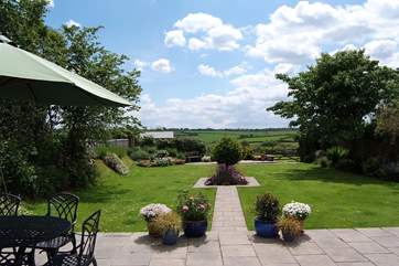 Wedlands Farmhouse has a fabulous garden and a fully enclosed paddock beyond it as well which is great for dog-owners though we know that there will always be some that are experts at escaping !