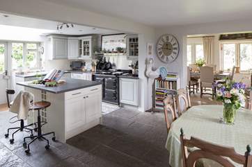 This is such a fabulous space for a gathering of friends or family.