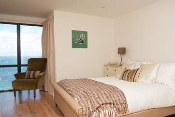 The gorgeous double bedroom.