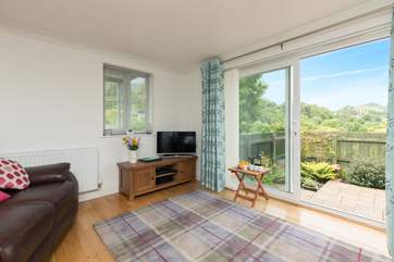 Combe View, a ground floor apartment in a very small block, has a lovely fully enclosed garden.
