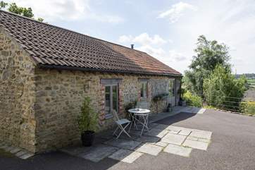 Phoebes House is a spacious single-storey barn conversion with wonderful views over the farmstead and across the valley.