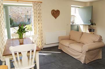 The French doors and the stable-door really give Pekin a touch of character.