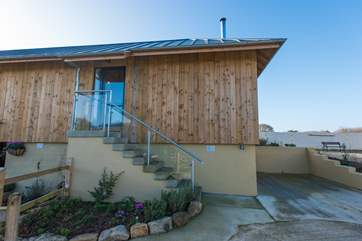 The Pavilion is a contemporary architect designed single-storey cottage (there is step-free access via a sloping ramp to the rear).