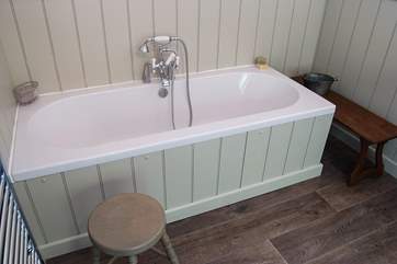 A double-ended bath for comfort.