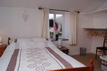 The double bedroom.