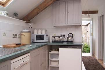 The view from the kitchen-area to the front door.