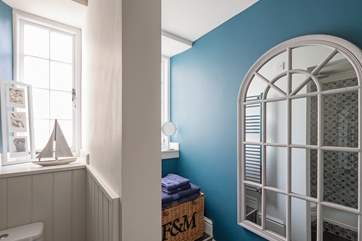 The dressing-area in the shower-room.