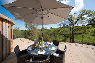 What better than a leisurely lunch in the sunshine.