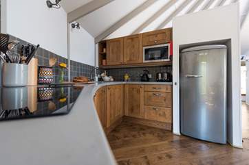 The kitchen-area is fully fitted including a dishwasher!