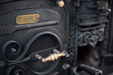 The original cooking range (ornamental only).