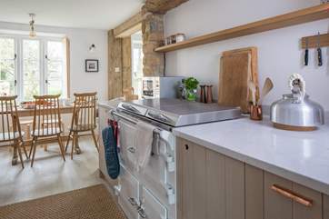 This beautiful deVOL kitchen has an Everhot range cooker.