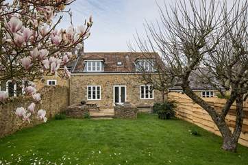 Barn Owls Cottage is converted from an 18th Century stone barn and has a fully enclosed mature garden, with a beautifuuly crafted fence separating the two cottages, giving privacy to both.