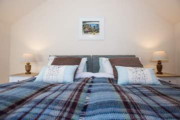 Bedroom 3 has zip and link beds (6' super-king double or 3' twin).