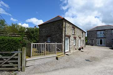 The exterior of Alicia's Barn.