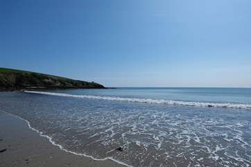 Porthcurnick looking towards Pednvadan Point