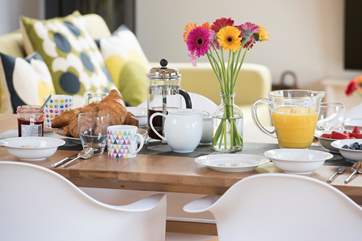 Beautiful table, perfect for dishing up a scrumptious breakfast.
