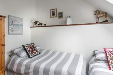 The twin bedroom with 2' 6