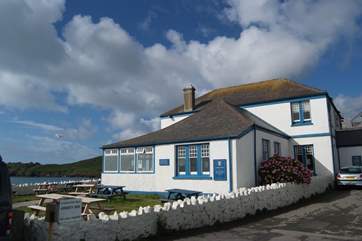 The Paris is the local pub, a friendly welcome, great food and quiz night on a Wednesday, everybody welcome!