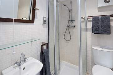 En suite for the master bedroom.
