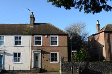 Northgate has a listed Georgian Facade, but modern sized rooms behind. There are three steep steps up to the front door, Northgate is the brick house.