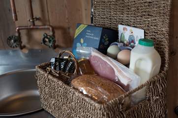 The Owner provides a fabulous welcome breakfast hamper for your arrival with fresh farm produce - a great start to your holiday!