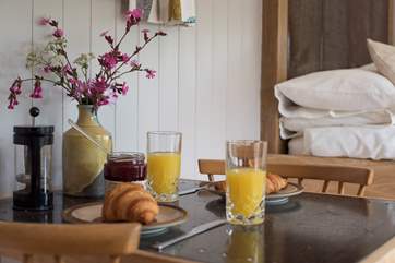 Breakfast time.