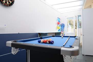 The garden-room is not heated but gives lots of extra storage space and room for children to play. maybe a family pool challenge?