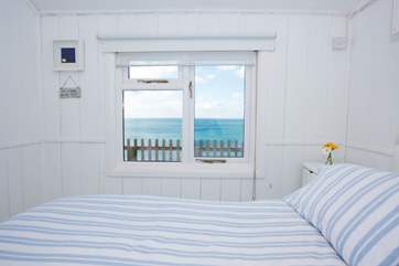It will be difficult to get out of bed with a view like that!