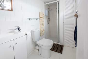 For a small cabin the shower-room is a good size.