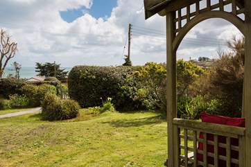 More options to enjoy the view from the garden seat.