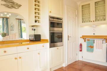 There's a double oven and microwave in the kitchen.