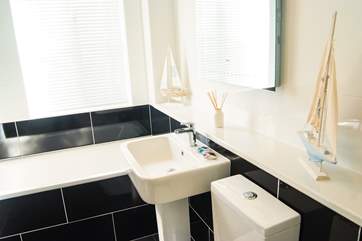 Simple black and white decor is very relaxing.