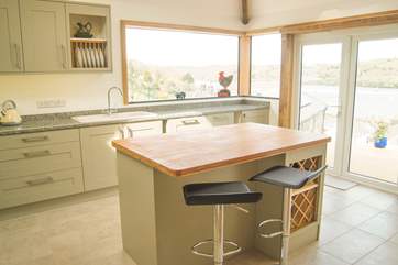 The lovely, large contemporary kitchen-area.