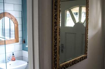 Looking to the shower-room.