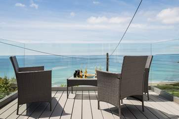 Mornings, afternoon and evenings, relax with those uninterupted views.