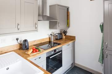 The well equipped kitchen.