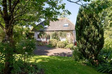 Little Barwick is a detached barn conversion at this historic farmstead, deep in the unspoilt Devon countryside.
