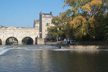 The nearby city of Bath is a must-see, Pulteney Bridge is very photogenic.