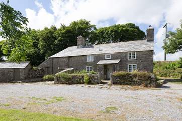 The front of this lovely cottage.